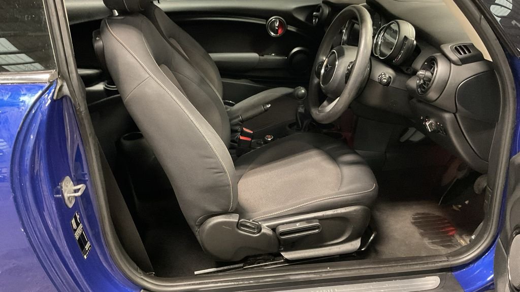 Used MINI Hatch 2019 for sale - 76632228: Photo 7