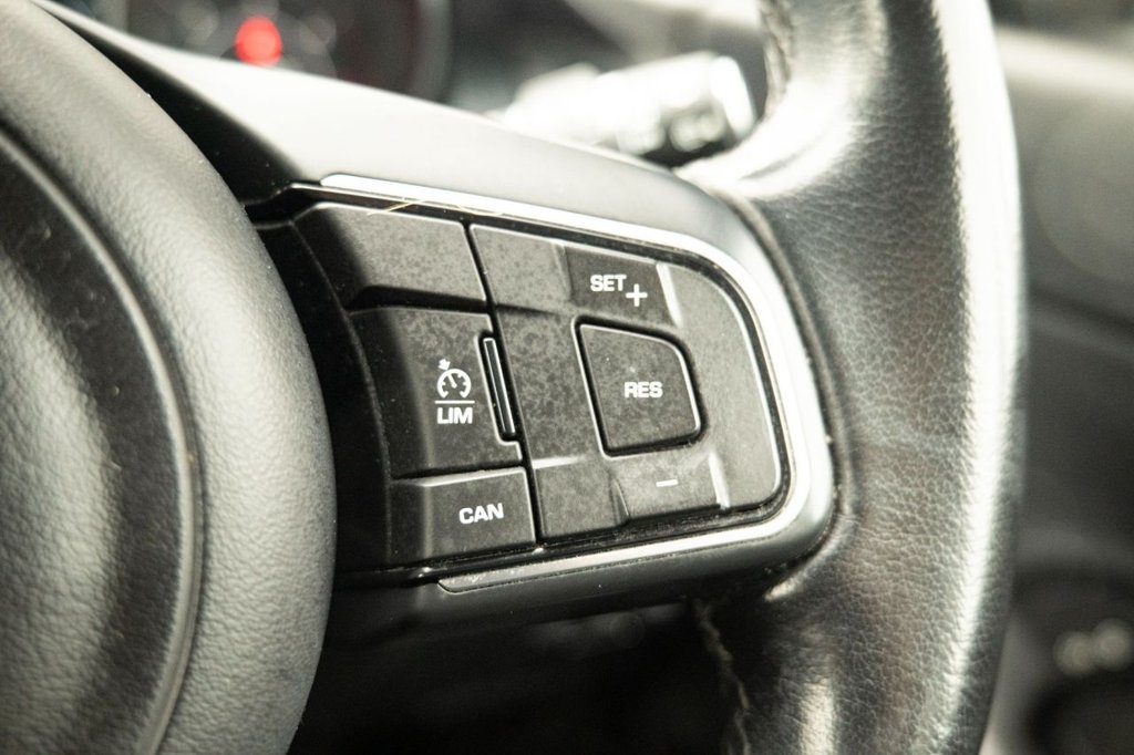 Used Jaguar E-Pace 2018 for sale - 76570623: Photo 11