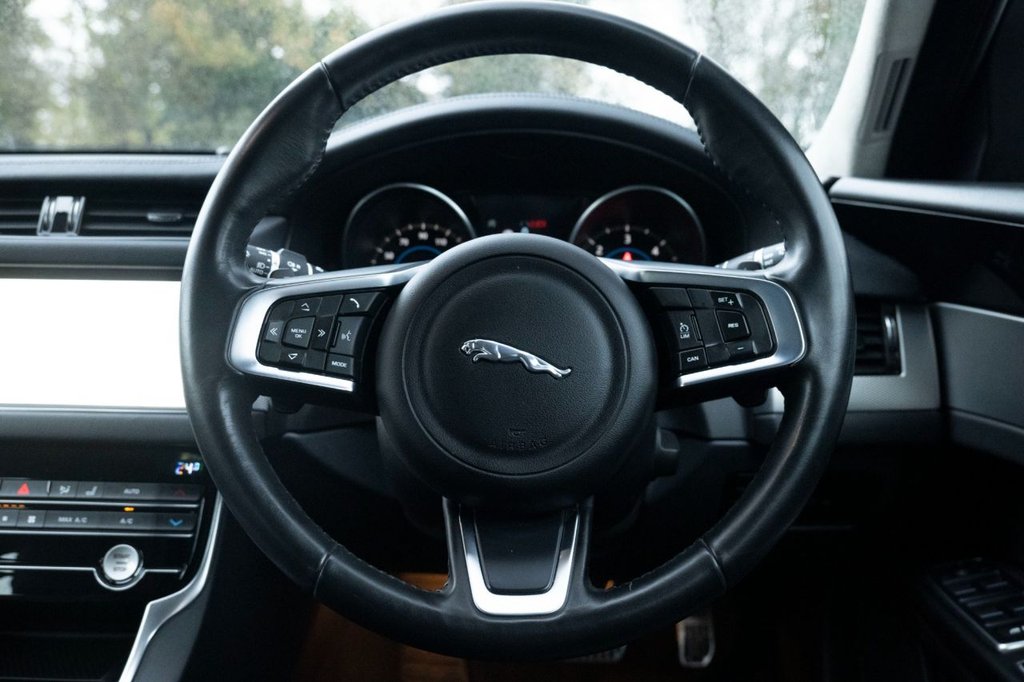 Used Jaguar XF 2020 for sale - 76582131: Photo 9