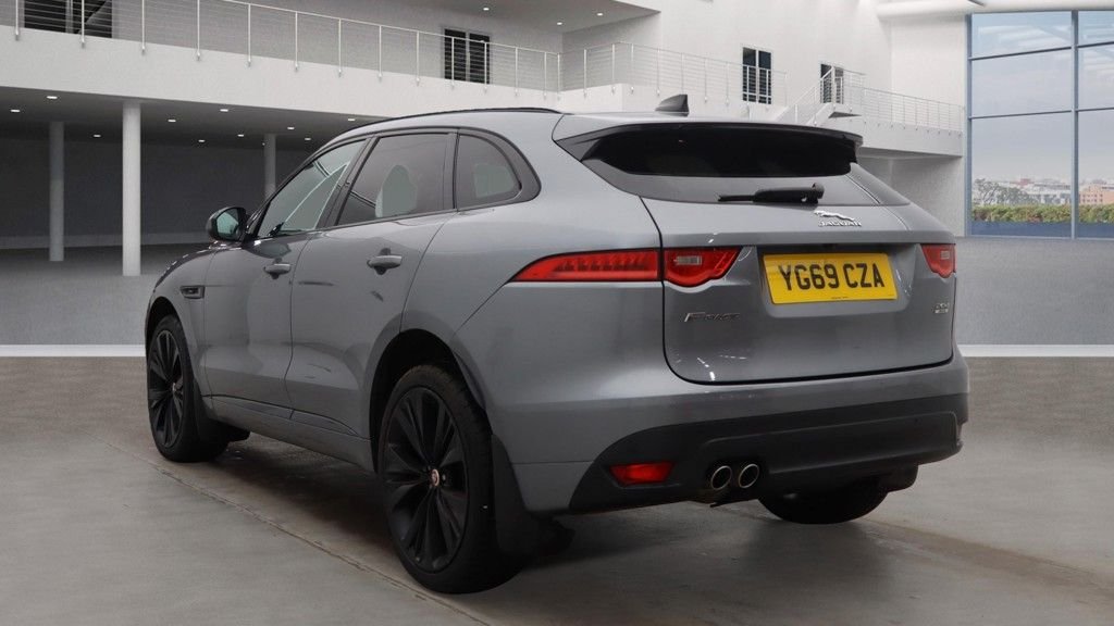 Used Jaguar F-Pace 2019 for sale - 76009809: Photo 3