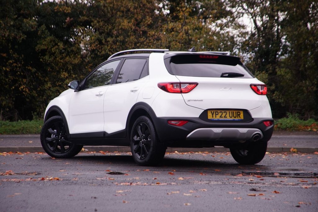 Used Kia Stonic 2022 for sale - 76147641: Photo 2