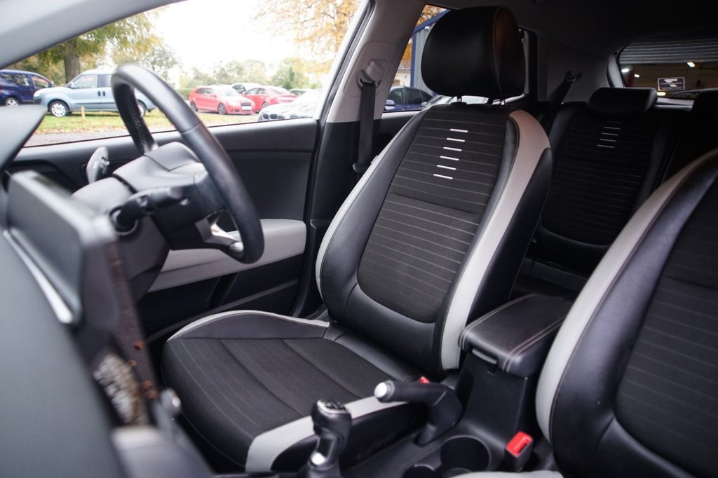 Used Kia Stonic 2022 for sale - 76147641: Photo 23