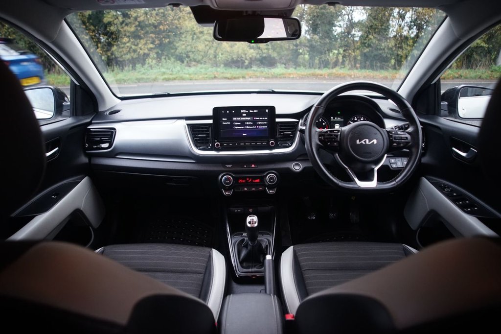 Used Kia Stonic 2022 for sale - 76147641: Photo 3