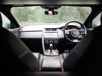 Used Jaguar E-Pace 2018 for sale - 75585566: Photo