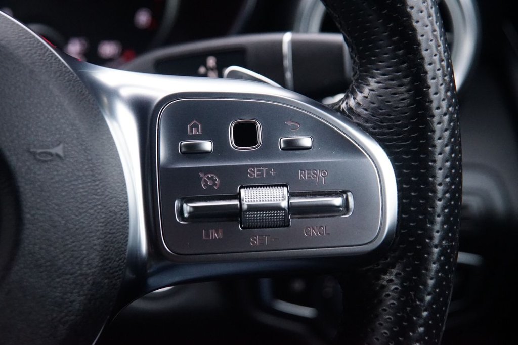 Used Mercedes-Benz GLC 2019 for sale - 76570037: Photo 11