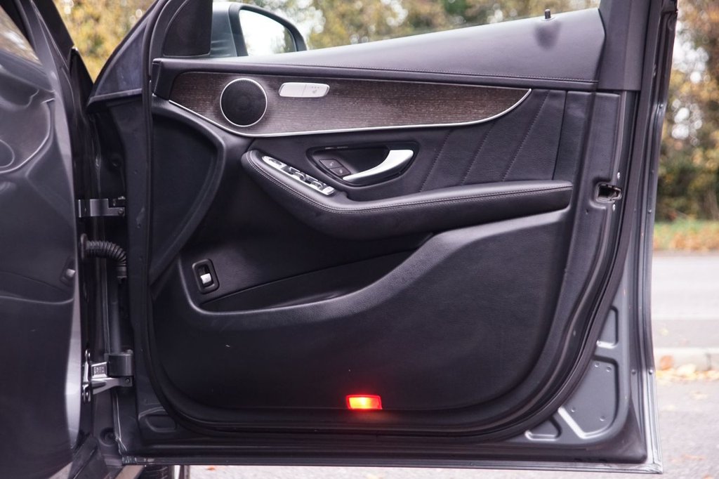 Used Mercedes-Benz GLC 2019 for sale - 76570037: Photo 25