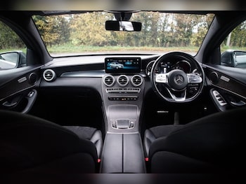 Used Mercedes-Benz GLC 2019 for sale - 76570037: Photo