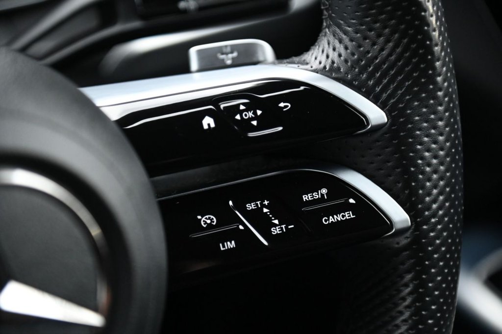 Used Mercedes-Benz GLC 2023 for sale - 77121829: Photo 12