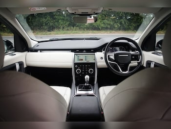 Used Land Rover Discovery Sport 2021 for sale - 75799571: Photo