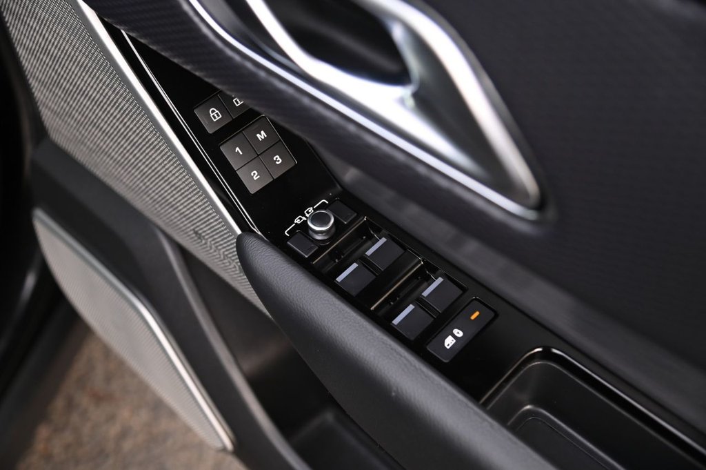 Used Land Rover Range Rover Velar 2021 for sale - 77422088: Photo 28