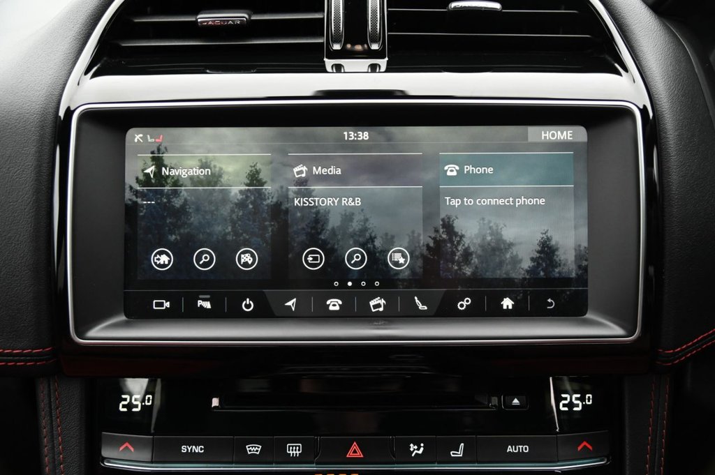 Used Jaguar F-Pace 2019 for sale - 77302798: Photo 18