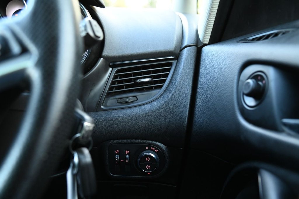 Used Vauxhall Zafira 2015 for sale - 77072625: Photo 15