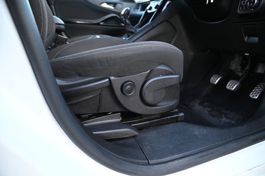 Used Vauxhall Zafira 2015 for sale - 77072625: Photo 25