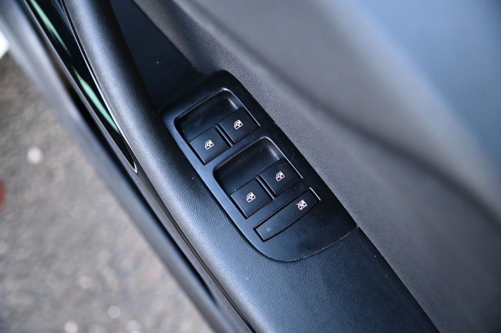 Used Vauxhall Zafira 2015 for sale - 77072625: Photo 26