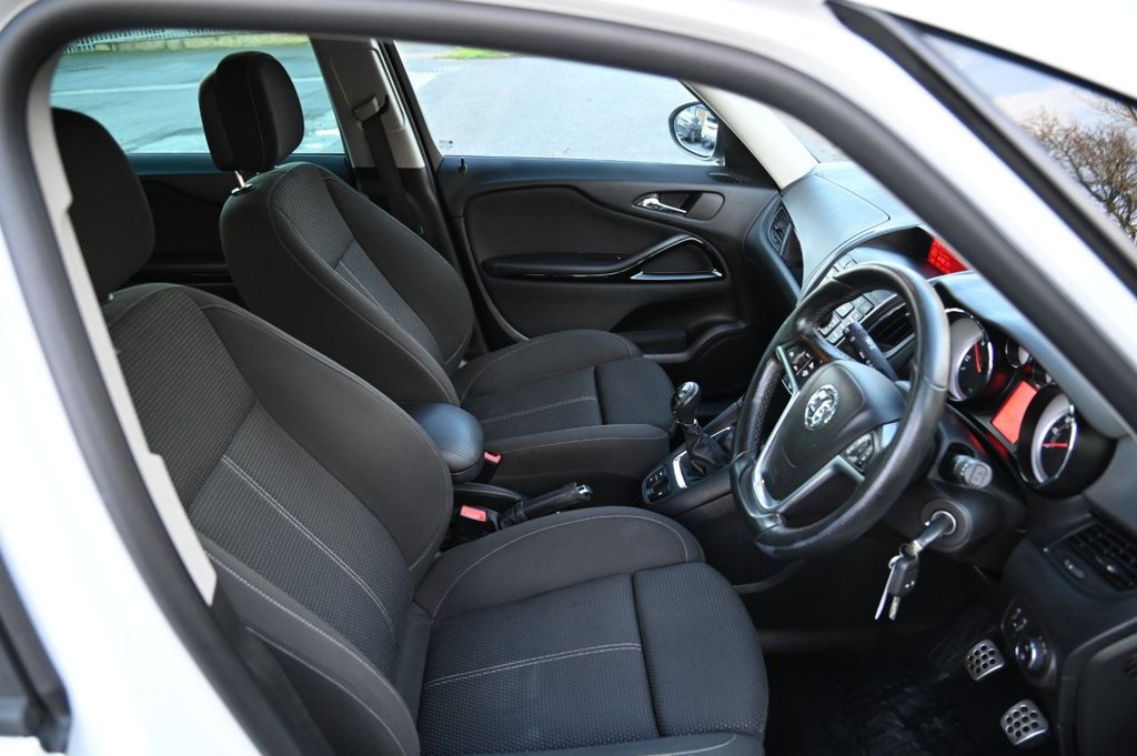 Used Vauxhall Zafira 2015 for sale - 77072625: Photo 29