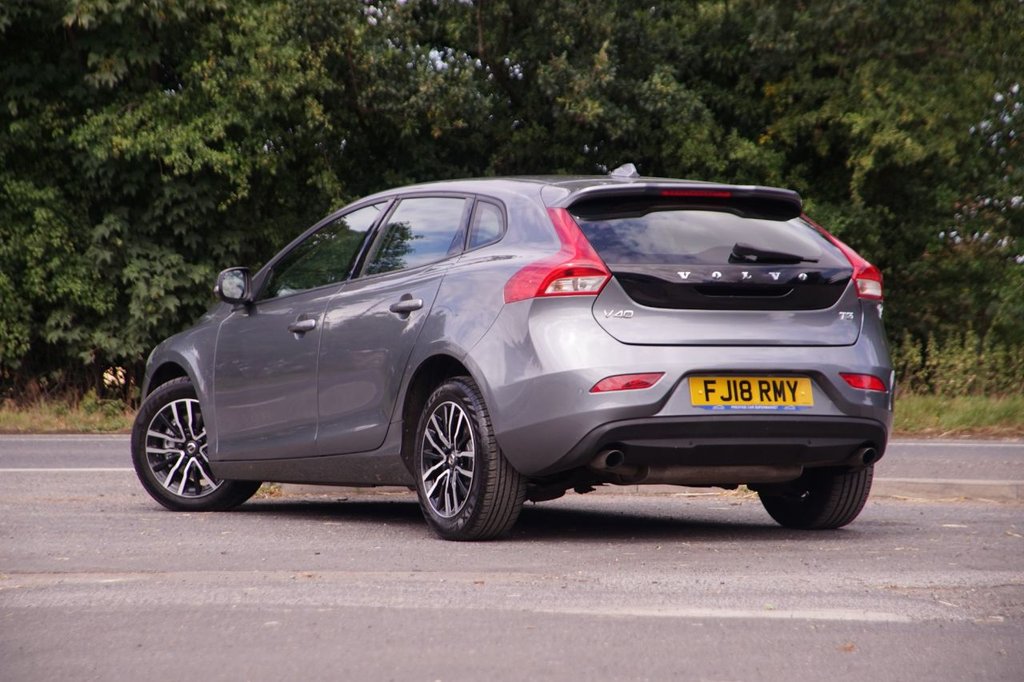 Used Volvo V40 2018 for sale - 76009312: Photo 2
