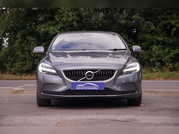 Used Volvo V40 2018 for sale - 76009312: Photo