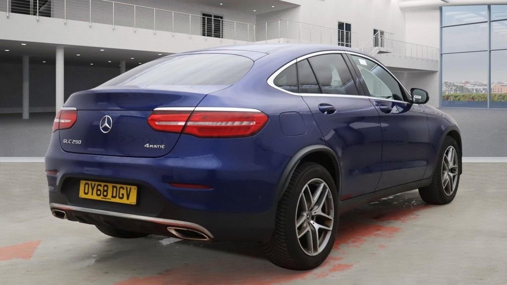 Used Mercedes-Benz GLC 2018 for sale - 77288306: Photo 2