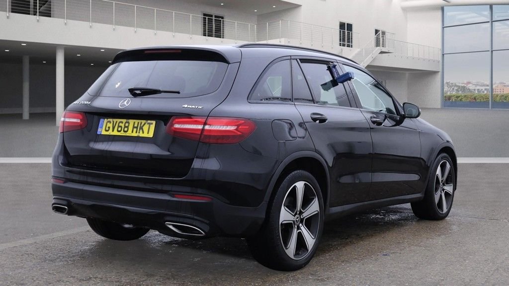 Used Mercedes-Benz GLC 2018 for sale - 76406459: Photo 2