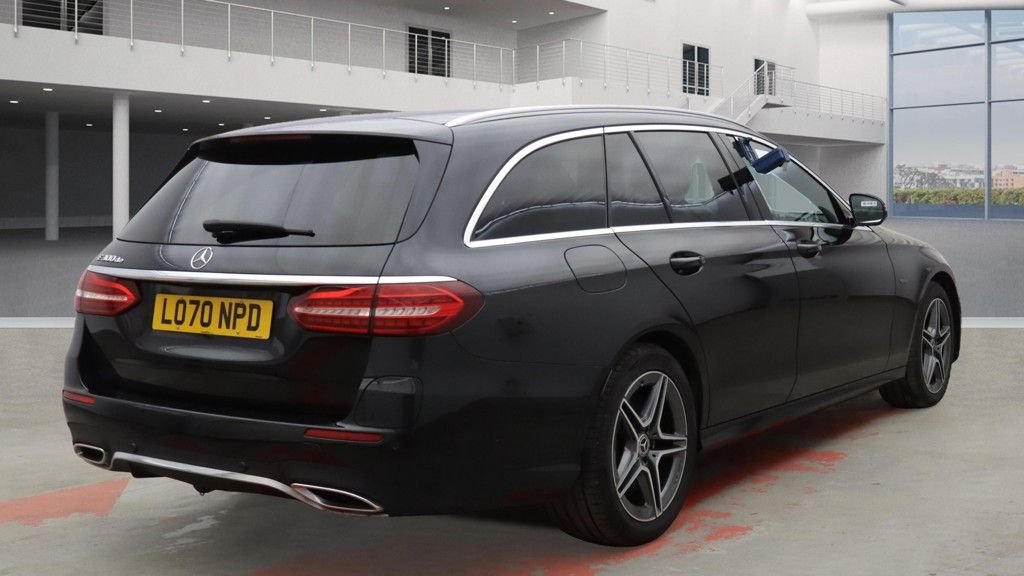 Used Mercedes-Benz E Class 2020 for sale - 76417750: Photo 2