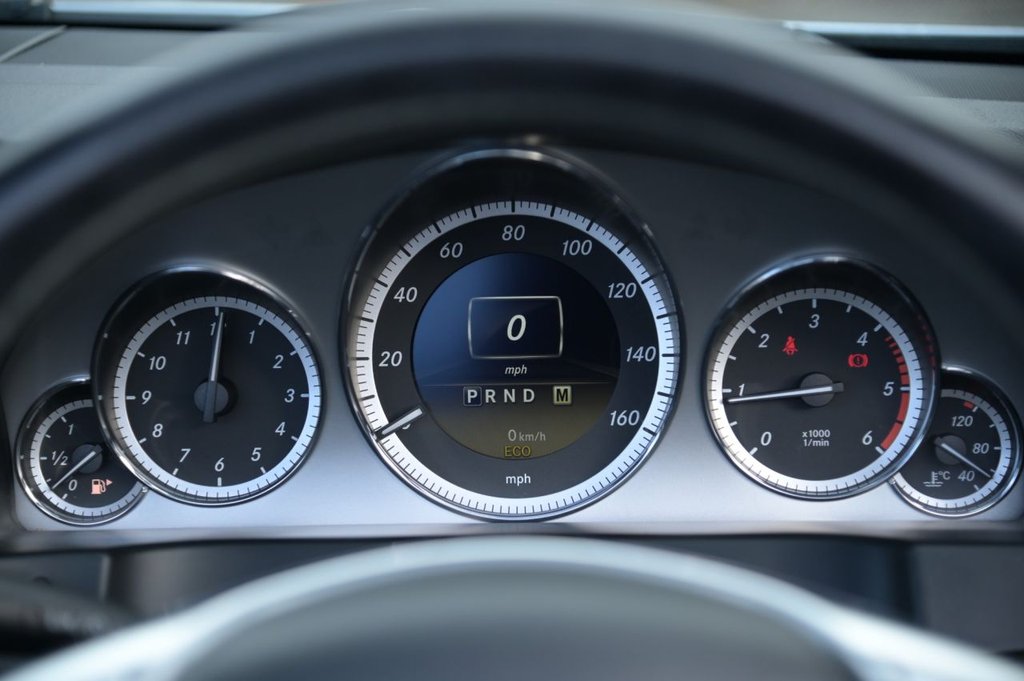 Used Mercedes-Benz E Class 2011 for sale - 76631846: Photo 14