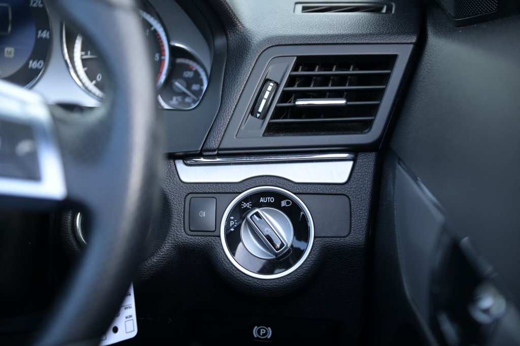 Used Mercedes-Benz E Class 2011 for sale - 76631846: Photo 16