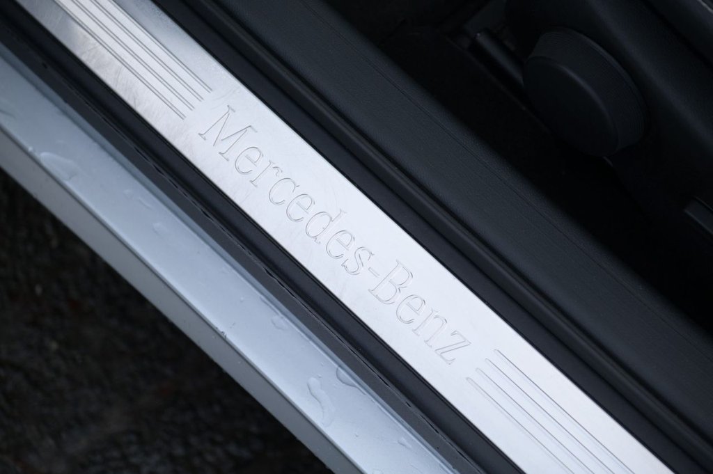 Used Mercedes-Benz E Class 2011 for sale - 76631846: Photo 28