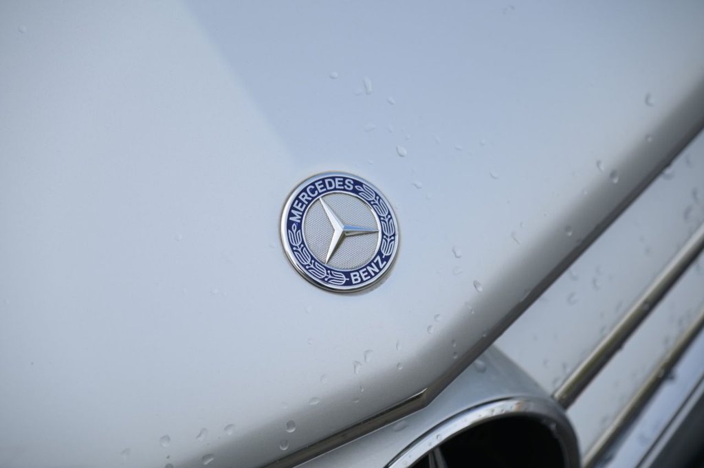 Used Mercedes-Benz E Class 2011 for sale - 76631846: Photo 34