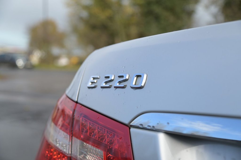 Used Mercedes-Benz E Class 2011 for sale - 76631846: Photo 48