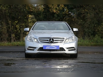 Used Mercedes-Benz E Class 2011 for sale - 76631846: Photo