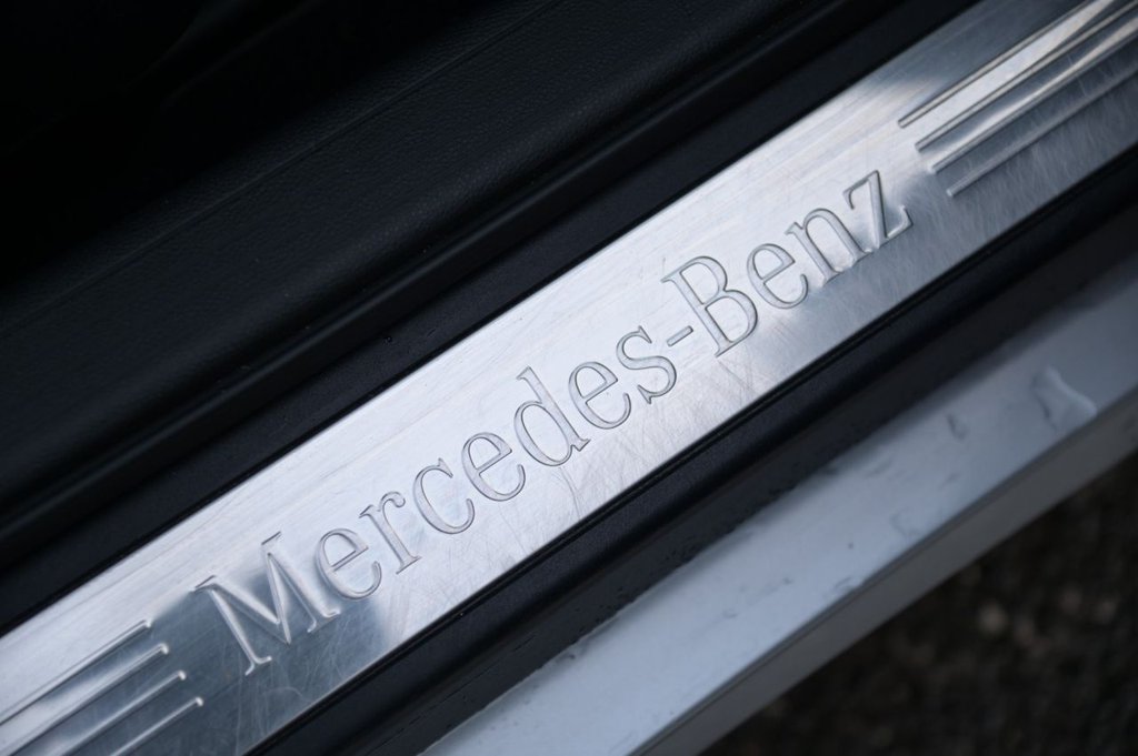 Used Mercedes-Benz E Class 2011 for sale - 76631846: Photo 8