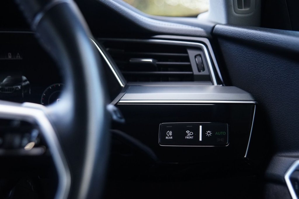 Used Audi e-tron 2020 for sale - 76396383: Photo 17