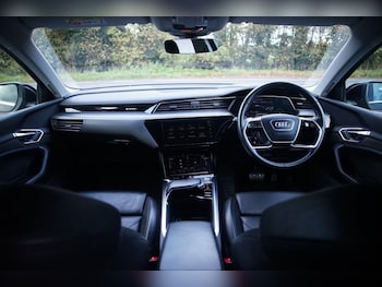 Used Audi e-tron 2020 for sale - 76396383: Photo