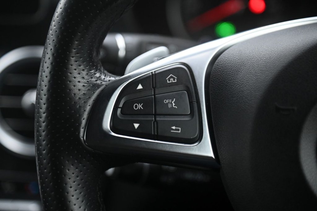 Used Mercedes-Benz GLC 2018 for sale - 76986120: Photo 11