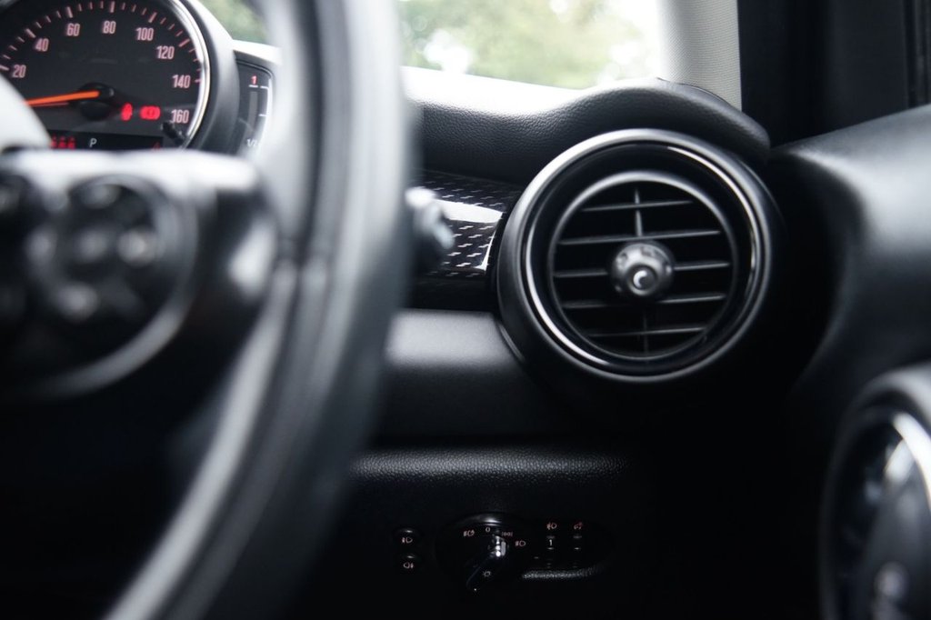 Used MINI Hatch 2019 for sale - 76047915: Photo 15