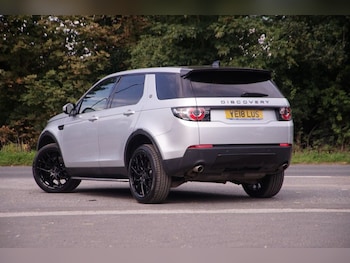 Used Land Rover Discovery Sport 2018 for sale - 75876858: Photo