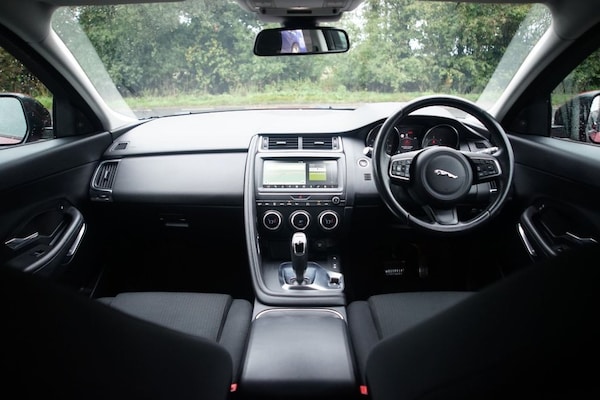Used Jaguar E-Pace 2018 for sale - 76266503: Photo 3