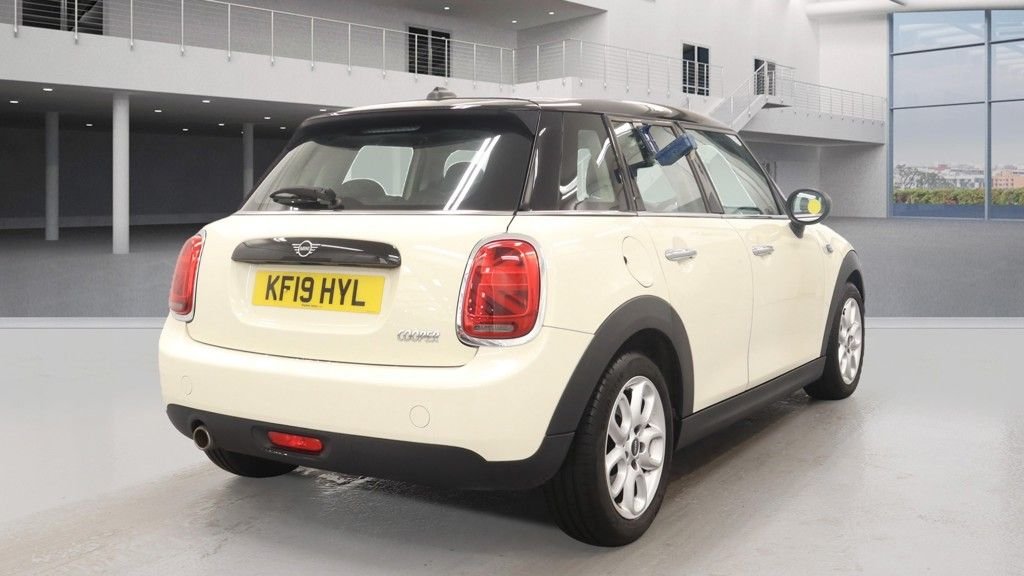 Used MINI Hatch 2019 for sale - 76132906: Photo 2