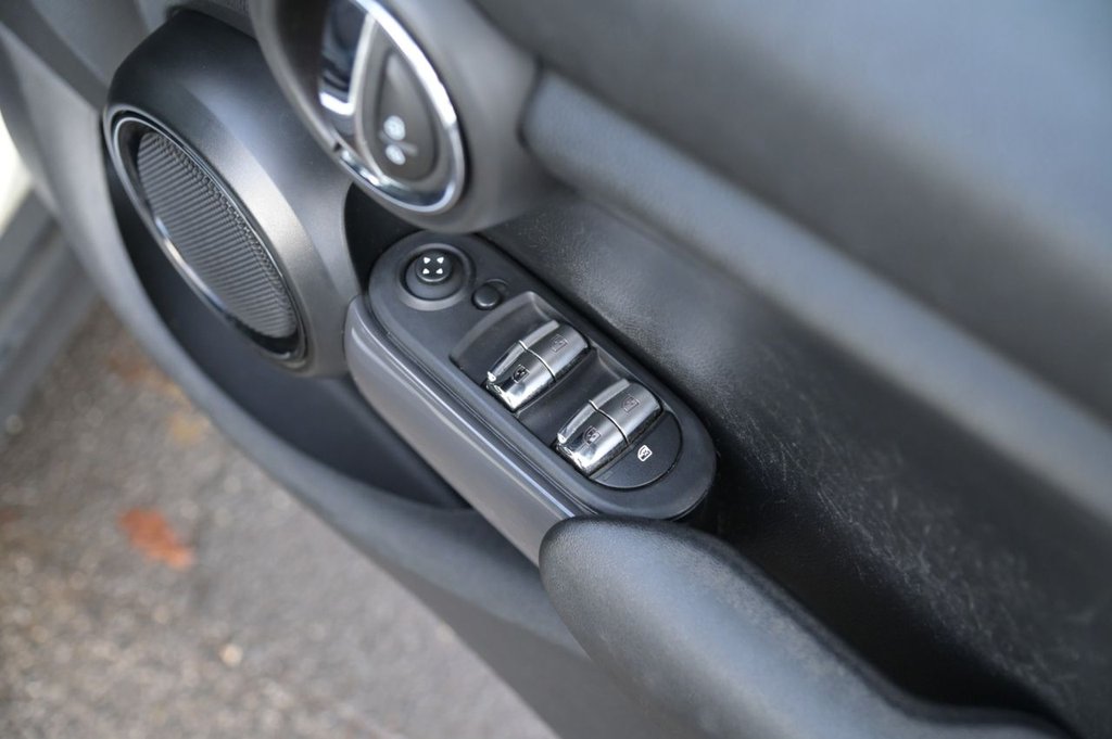 Used MINI Hatch 2019 for sale - 76132906: Photo 24