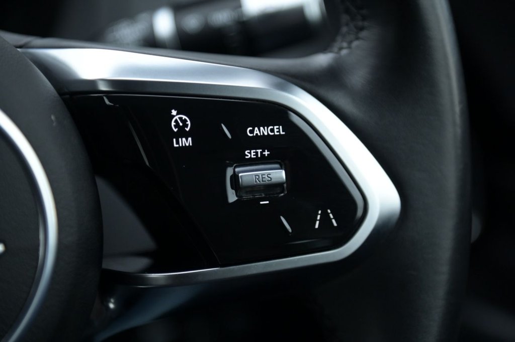 Used Jaguar XE 2019 for sale - 76710903: Photo 12