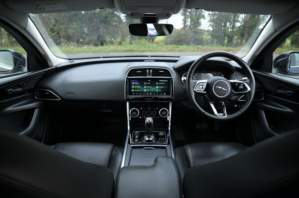 Used Jaguar XE 2019 for sale - 76710903: Photo 3