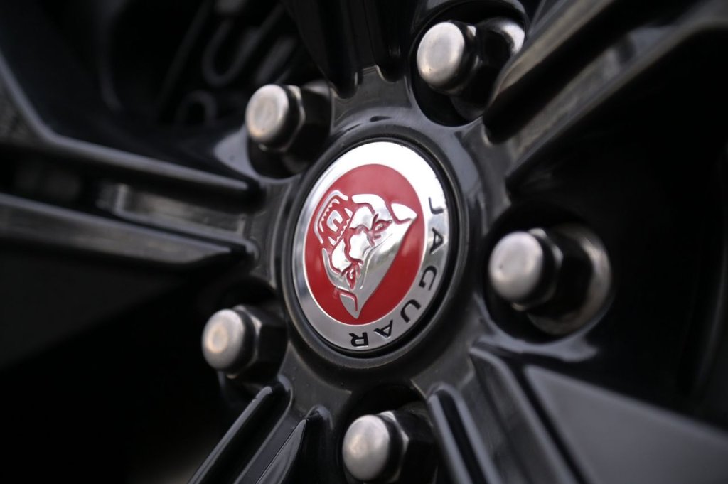 Used Jaguar XE 2019 for sale - 76710903: Photo 39