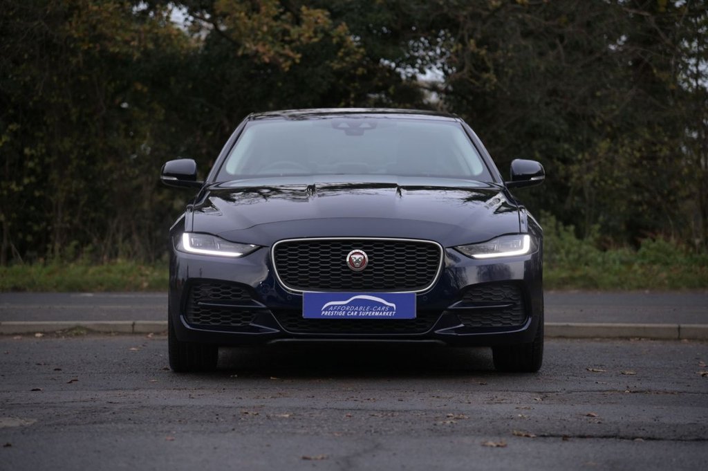 Used Jaguar XE 2019 for sale - 76710903: Photo 4