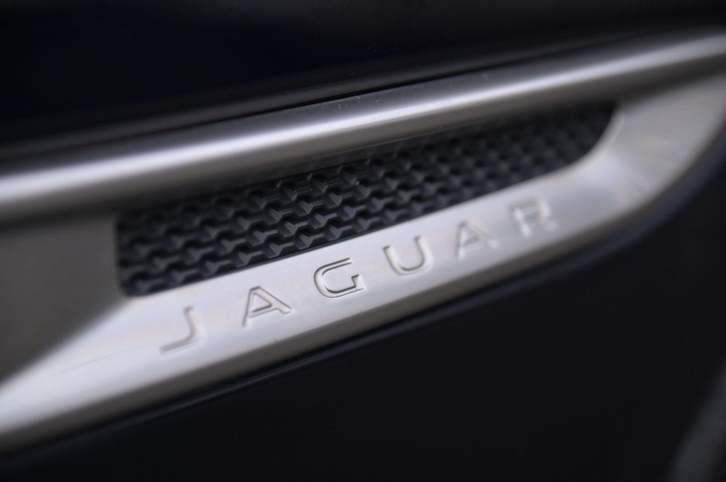 Used Jaguar XE 2019 for sale - 76710903: Photo 8