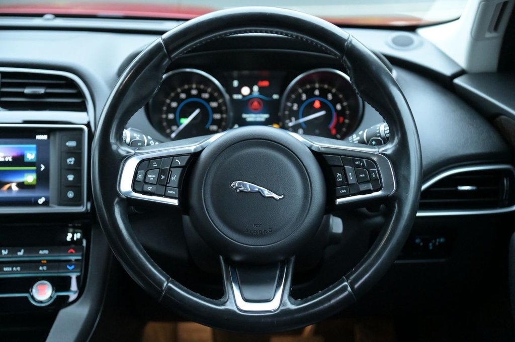 Used Jaguar F-Pace 2016 for sale - 76604930: Photo 10