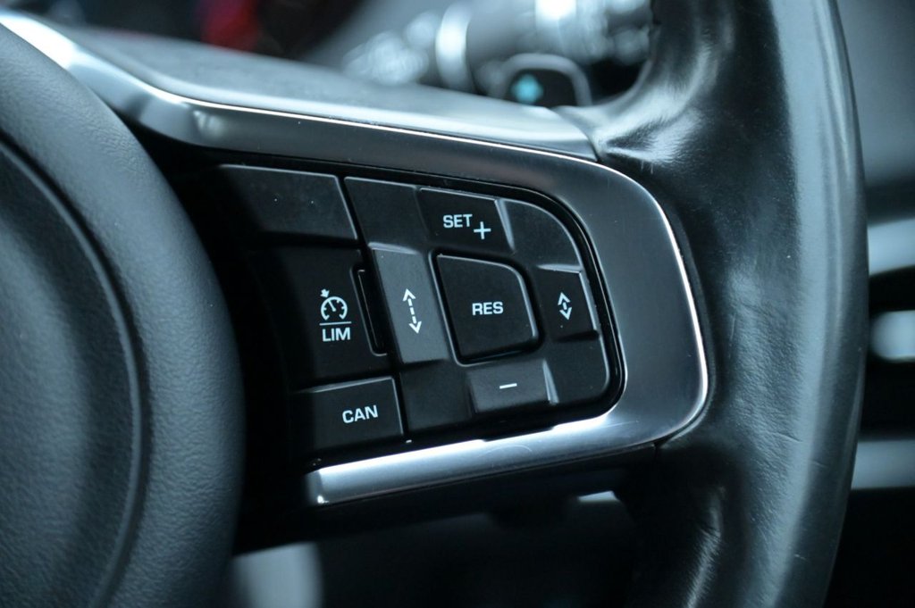 Used Jaguar F-Pace 2016 for sale - 76604930: Photo 12