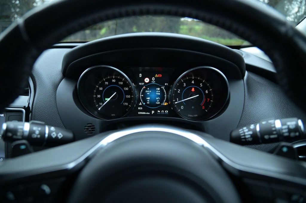 Used Jaguar F-Pace 2016 for sale - 76604930: Photo 15