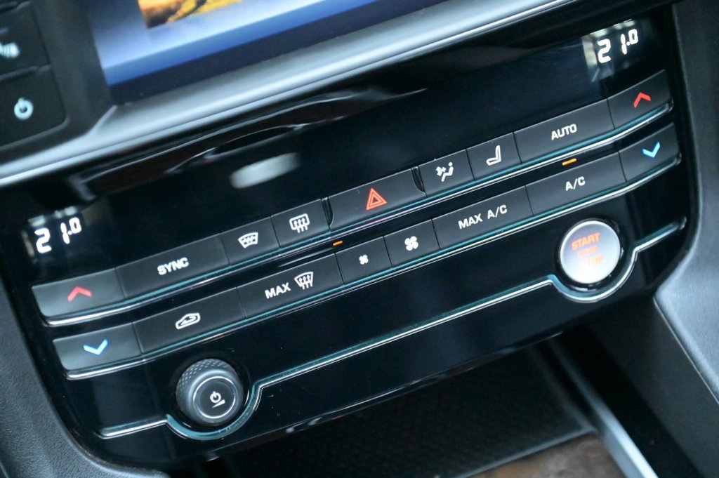 Used Jaguar F-Pace 2016 for sale - 76604930: Photo 20