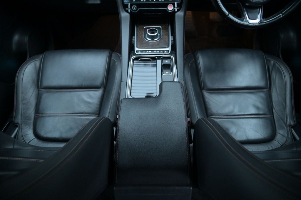 Used Jaguar F-Pace 2016 for sale - 76604930: Photo 21