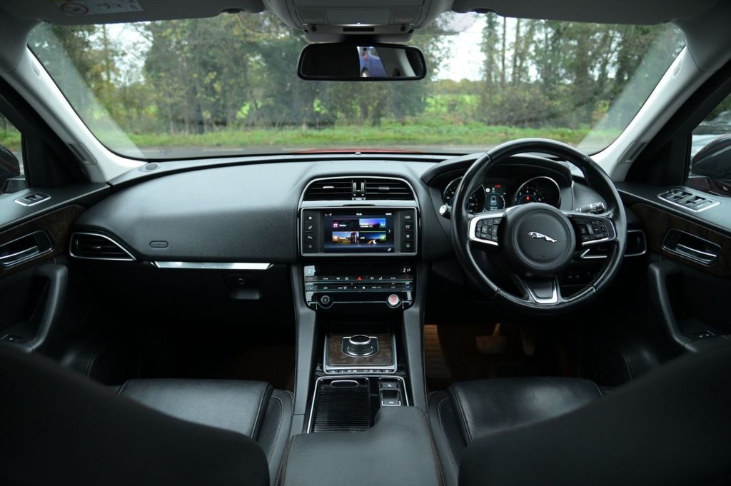 Used Jaguar F-Pace 2016 for sale - 76604930: Photo 3